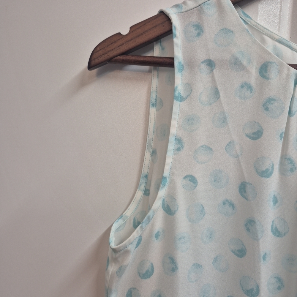 LOFT Sleeveless Blouse Round Neckline w/Pleated Detail Blue Polka Dot Pattern, S - Picture 3 of 7